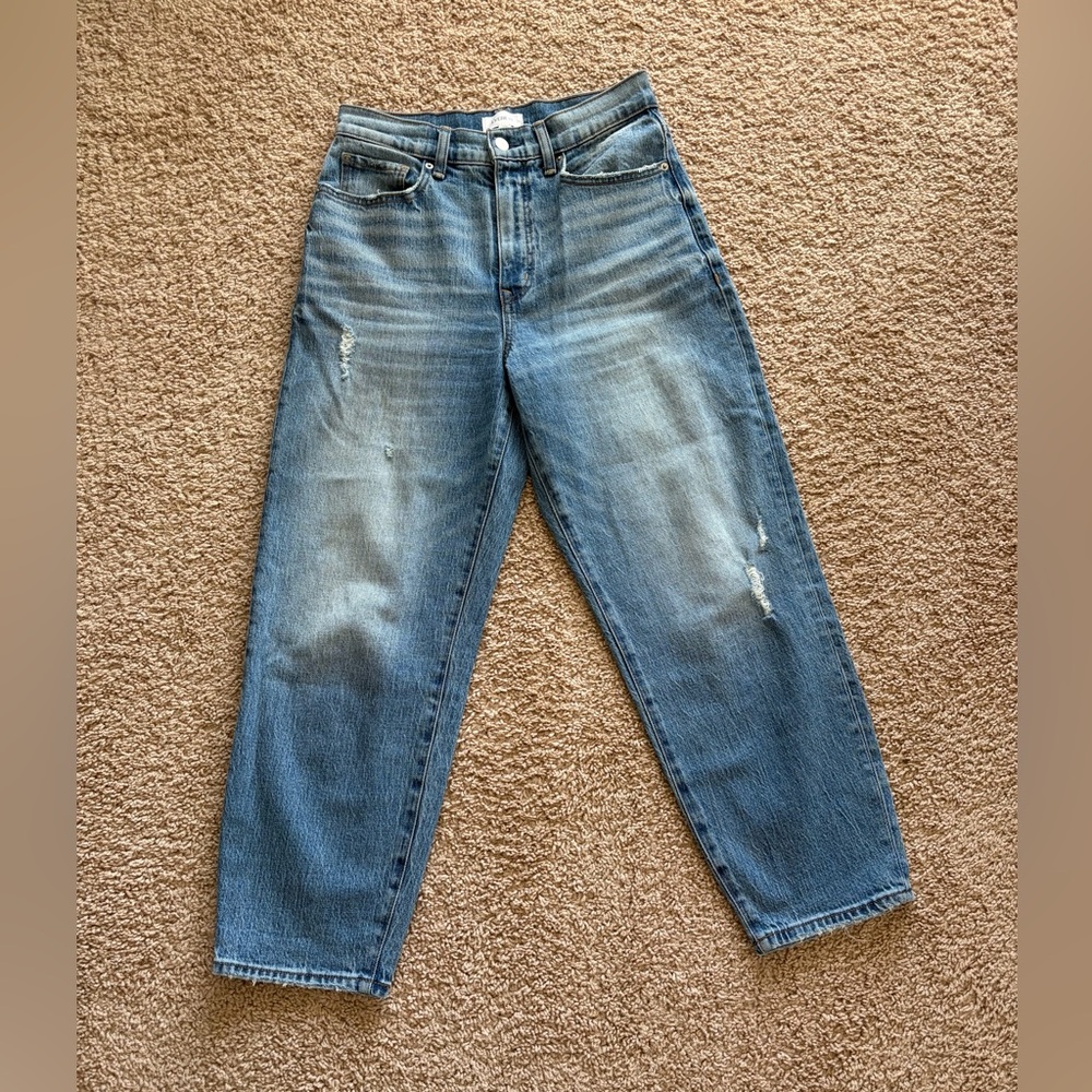 Evereve Vintage Barrel Jean - medium wash
Size 27